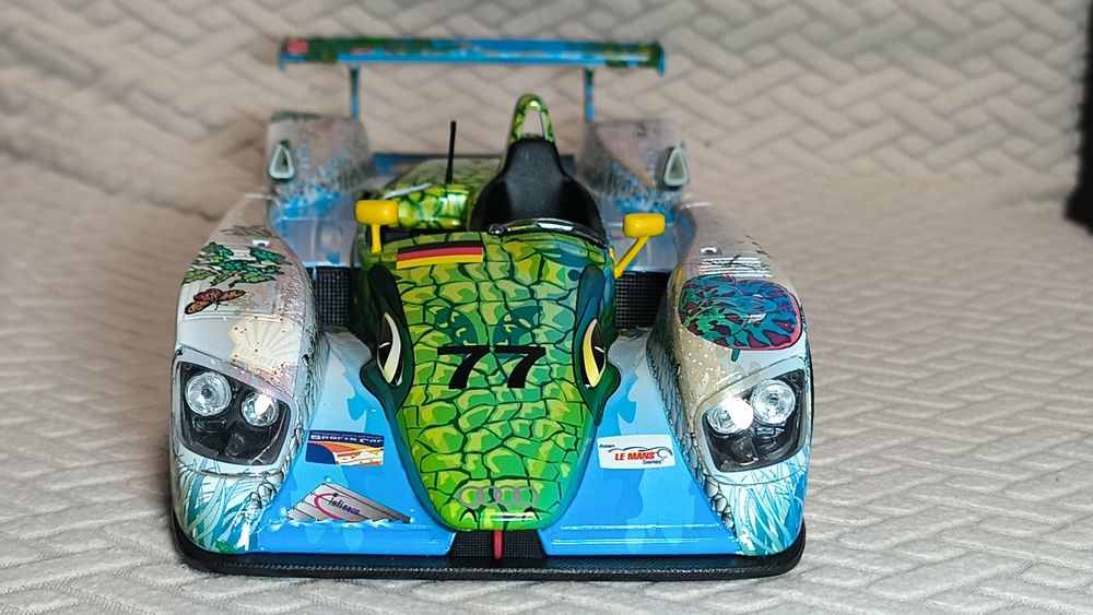 метална количка Audi R8 Crocodile , мащаб 1:18