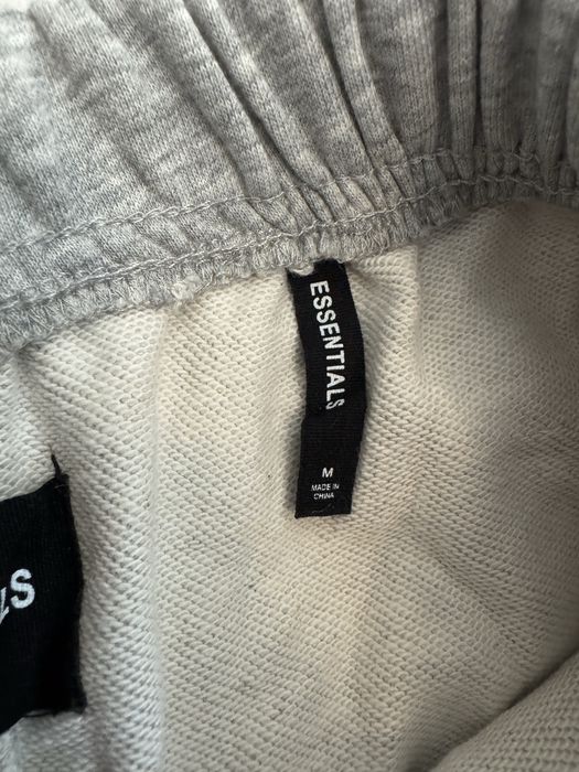 Pantaloni essentials