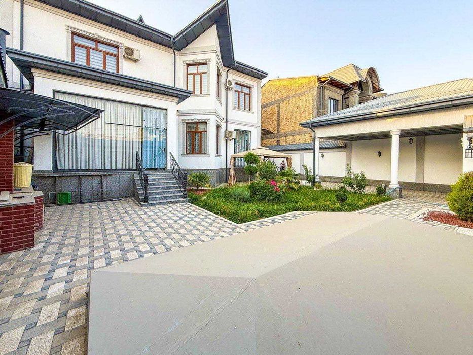 Евродом 4,1 сотка (свежий ремонт) на метро Буюк Ипак Йули