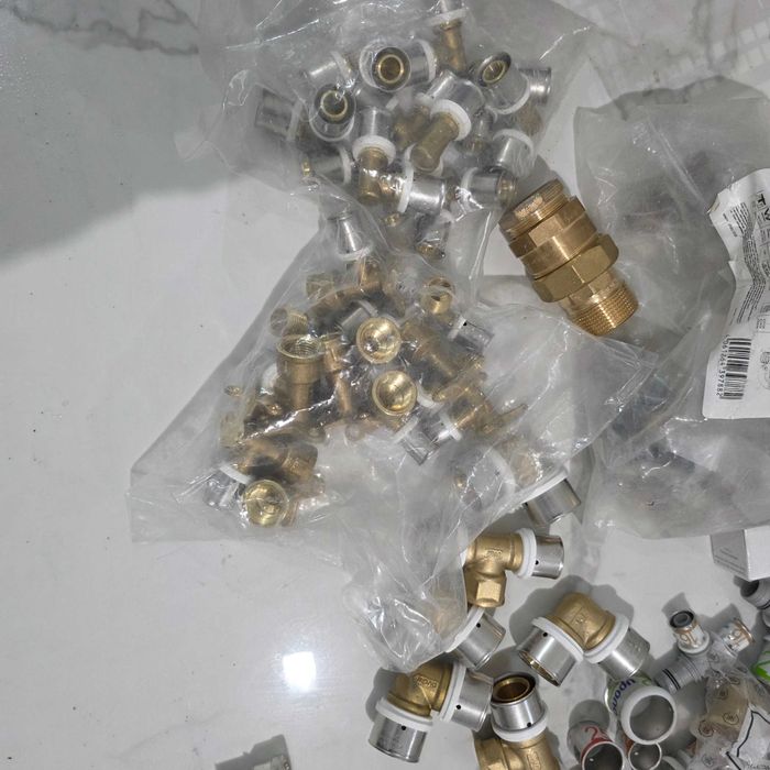 Fitinguri UPONOR VIEGA  vand tot ce se vede ieftin