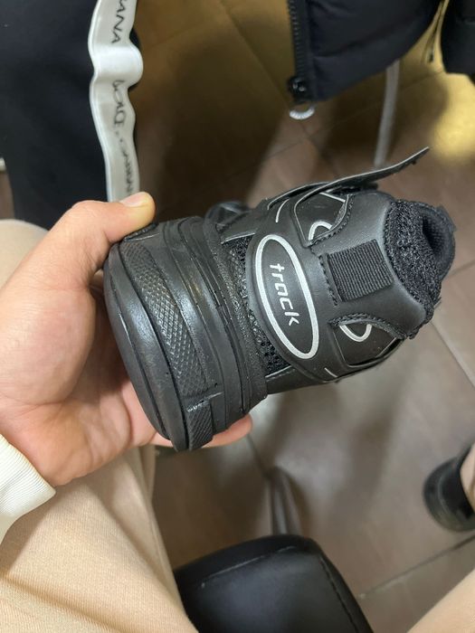 Balenciaga trak 2 negru și alb