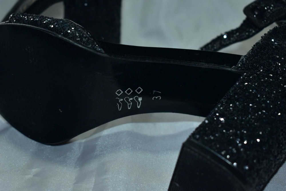 Бална рокля пепел от рози и обувки