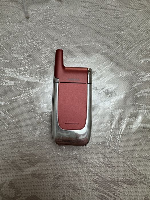 Nokia 6060 сотилади.