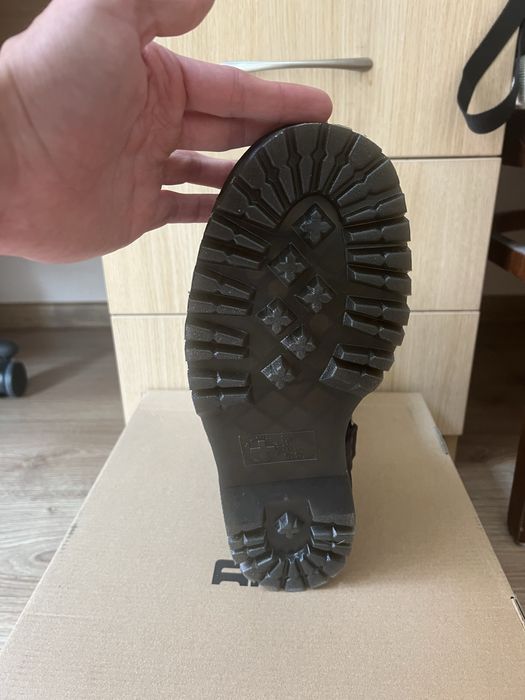 Обувки De Martens номер 43