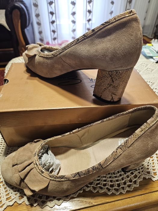 Vand pantofi dama noi