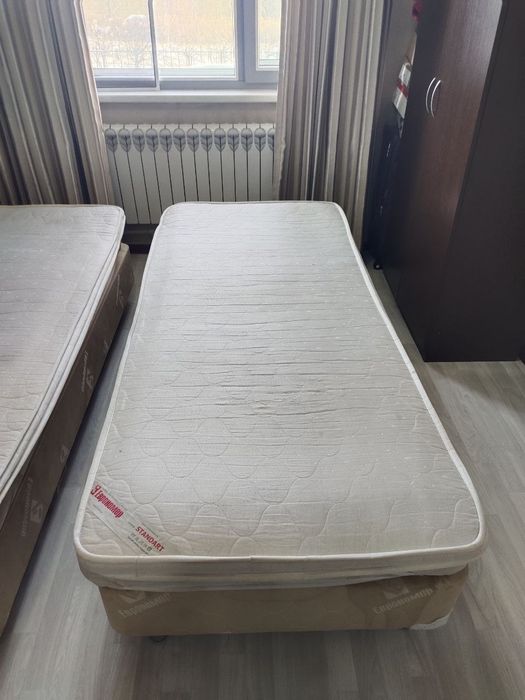 Продам Матрас и наматрасник с кроватом