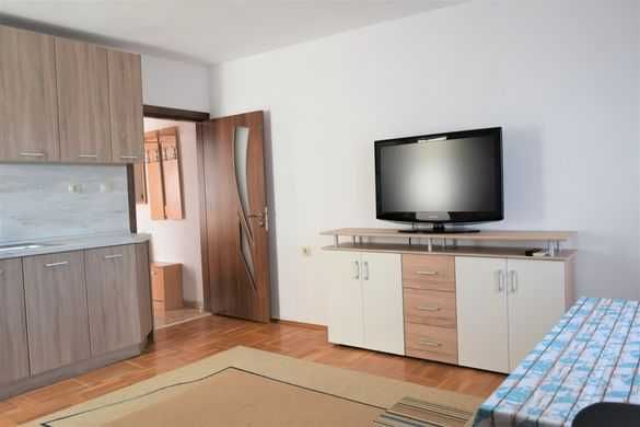 Дава се под наем Двустаен апартамент в Бургас, Възраждане - 75 кв.м за 175 € - Снимка #1