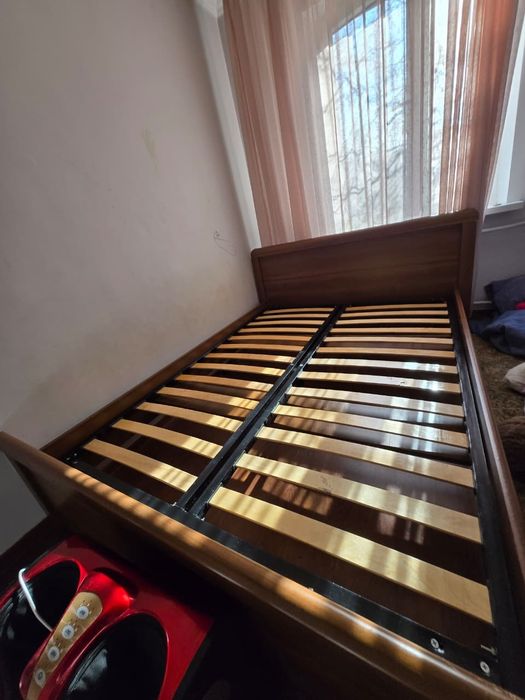 Кровать двуспальная