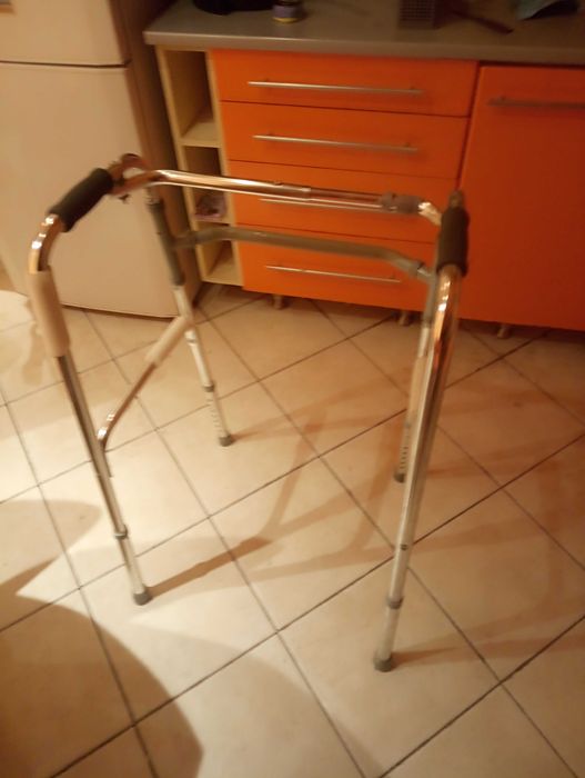 Cadru batrani din aluminiu