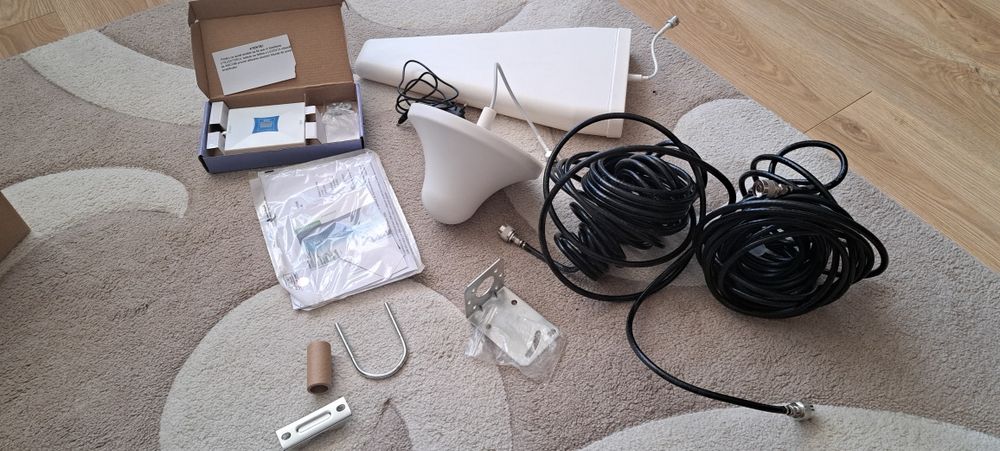 NOU !!! Amplificator semnal GSM 900 MHz, iUni KW17W-GSM, Digital