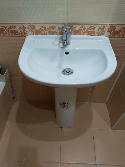 Раковина,пъедестал, зеркало