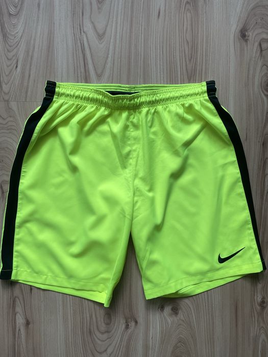NIKE / мъжки спортен къс панталон L