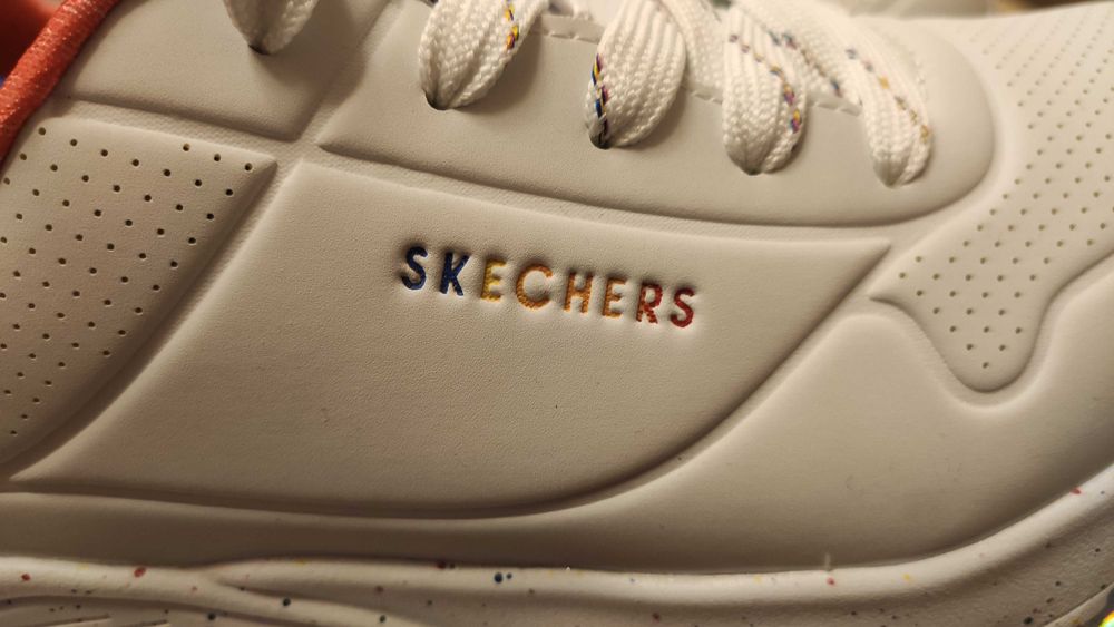 Продавам дамски обувки Skechers Street Los Angeles номер 36
