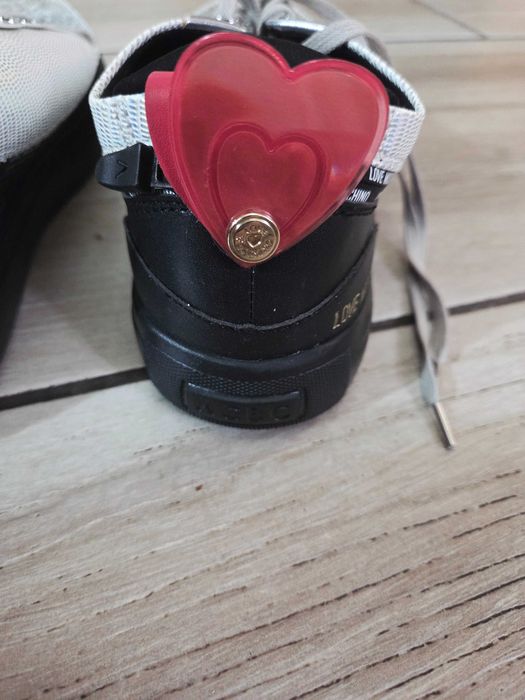 Sneakers Love Moschino