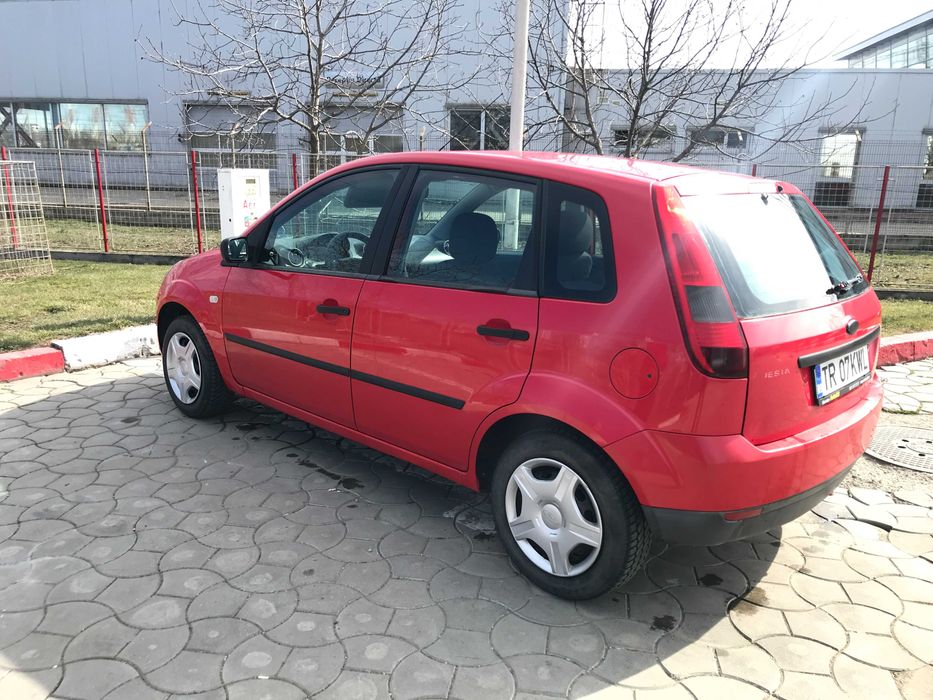 Vand Ford Fiesta 2004 1.3 bezina
