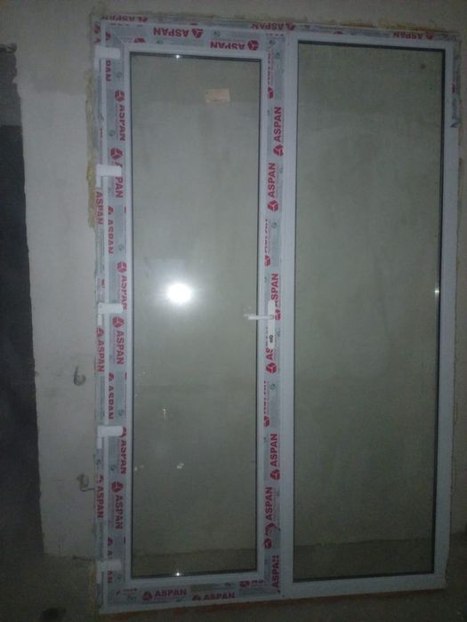 Пластиковый дверь