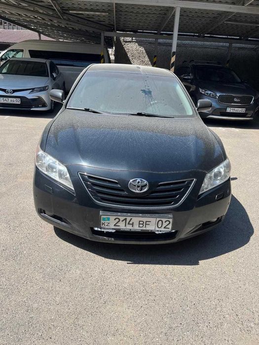 Автомобиль Toyota Camry