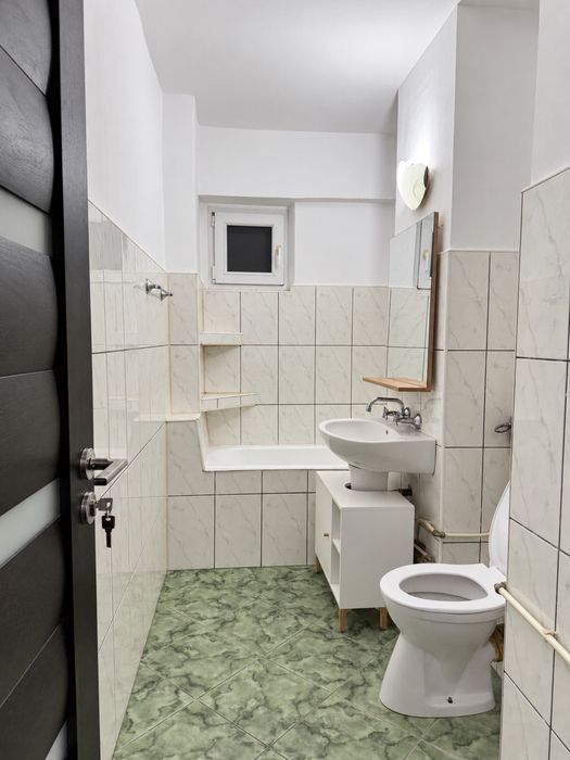 Apartament de închiriat – 35 m² + balcon, zona Spitalului Județean – 320 €/lună