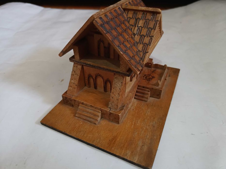 Macheta casa tradiționala deosebita veche peste 50 ani/Lemn Decor