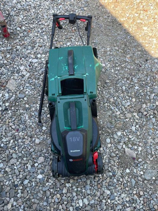 Bosch CityMower 18V-32-300 mașină de tuns iarba