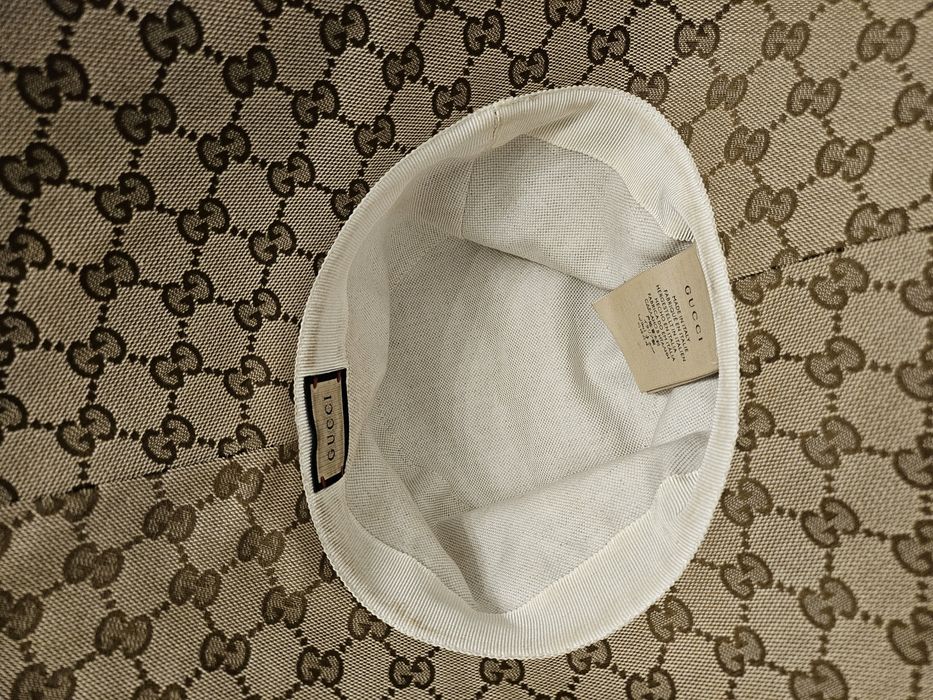 Papuci și pălărie Gucci