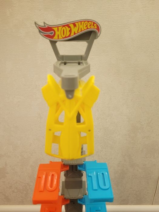 Продам трек Hot wheels