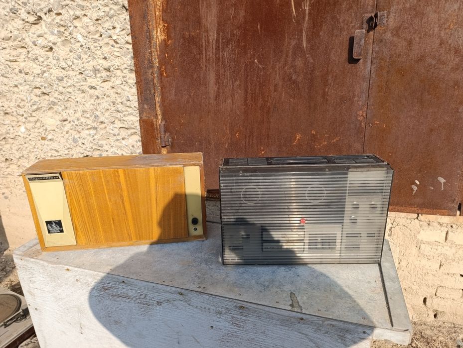 Antikvar buyumlar sotiladi       televizor, radio