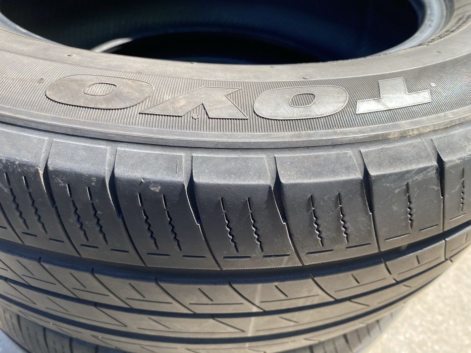 Шины 225/60/17 пара бу TOYO