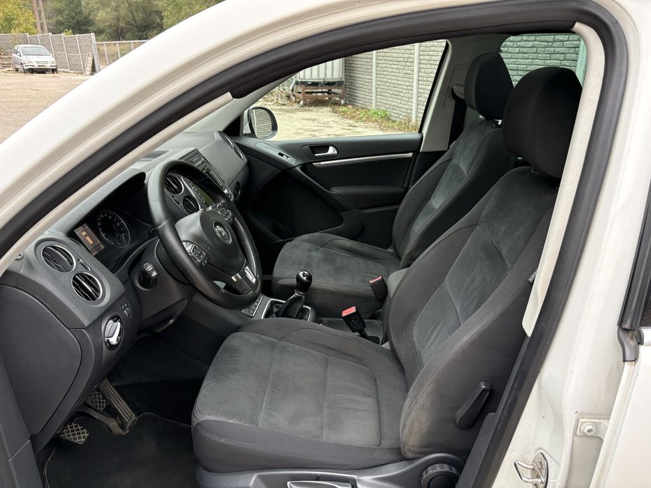 Vand Volkswagen Tiguan , an 2012 , motor 2.0 TDI ,140 cp , tractiune fata , cutie manuala