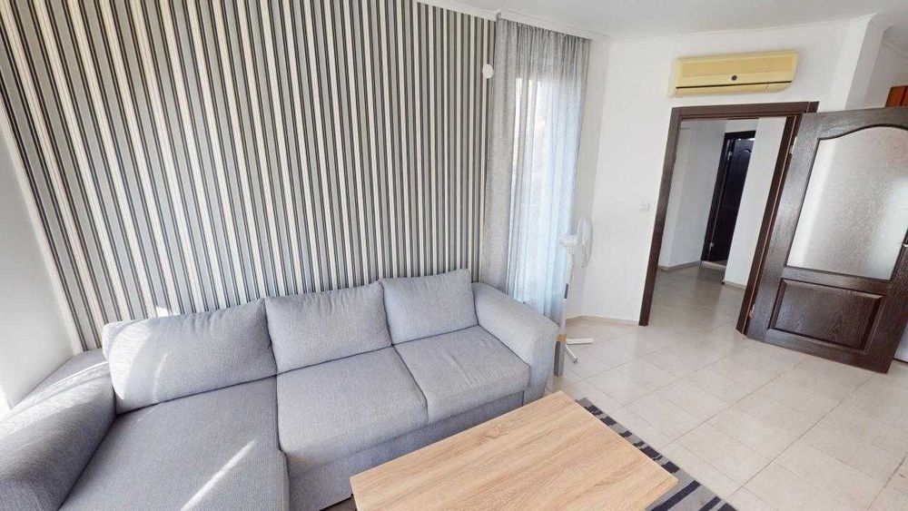 Просторен тристаен апартамент в к-с „Bay View Villas“