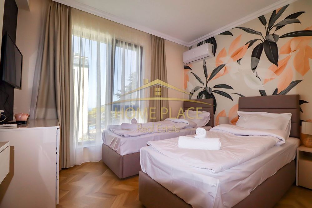 Дава се под наем Тристаен апартамент в Варна, Галата - 85 кв.м за 867 € - Снимка #4