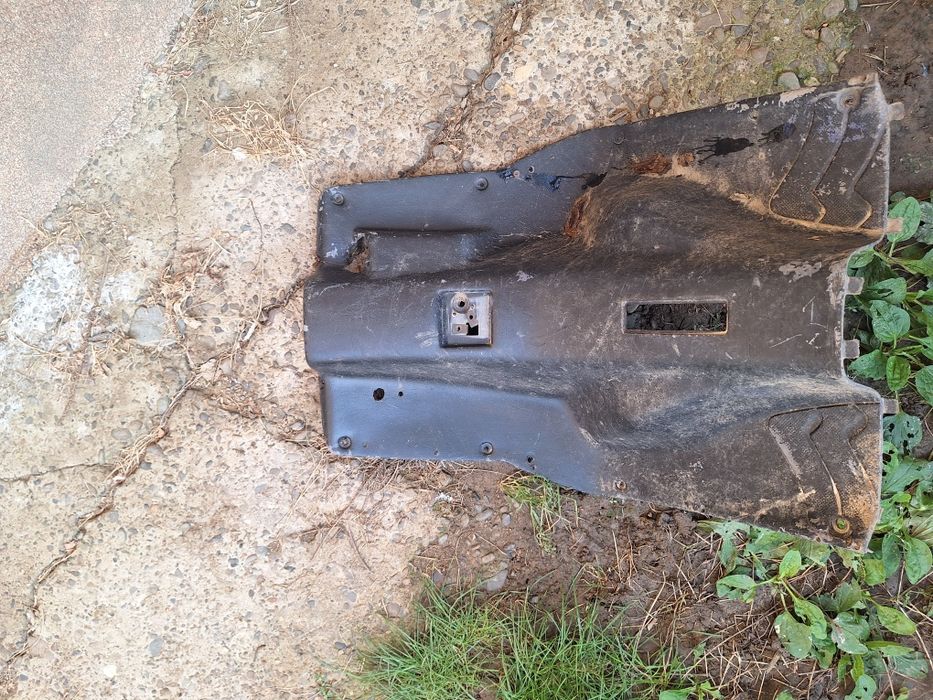 Vând piese aprilia sr1 si multe alte piese..