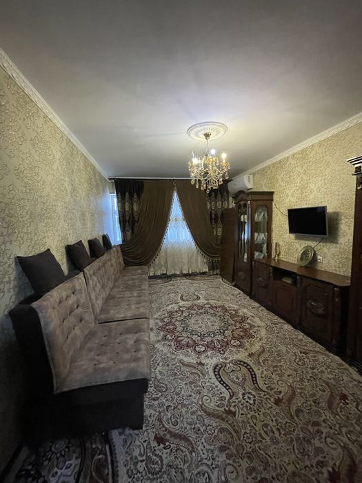 продается двух комнатная кв Тошкент Янги хайот 8-худуд