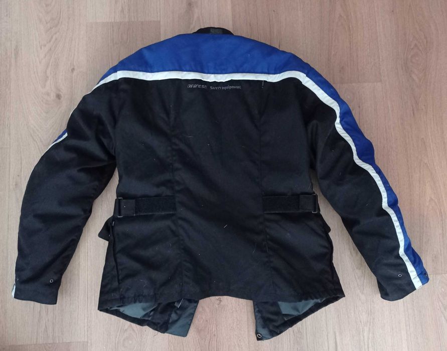 Мото яке с протектори DAINESE