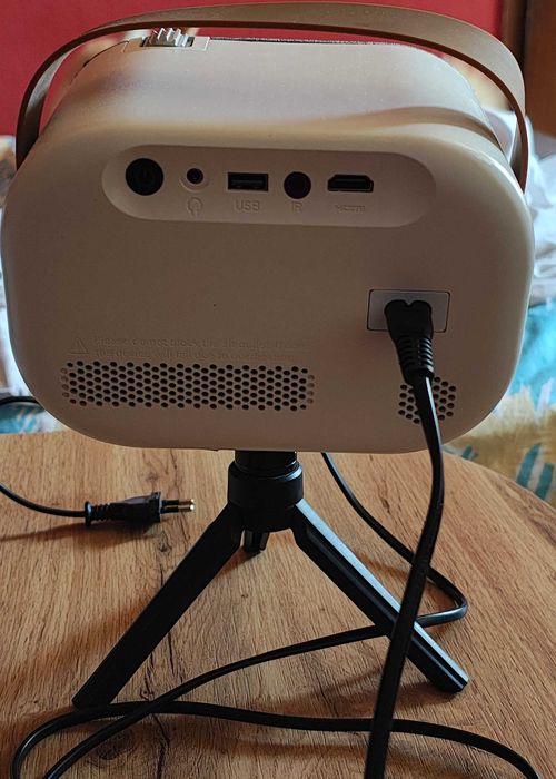 Мини проектор Blitzwolf BW-V2 (бял) и Прожекционен екран