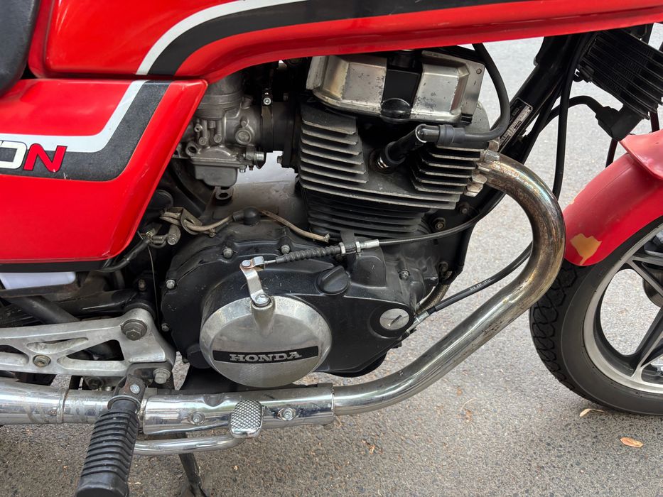 Motocicleta Honda CB 450N 1985 A2
