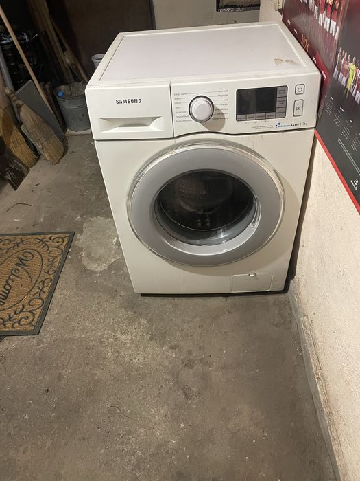 Самсунг Пералня за части залята е със вода