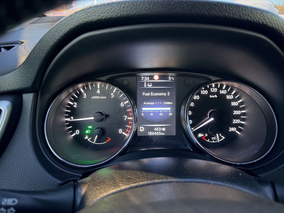 Vând NISSAN QASHQAI 1.2 DIG-T X-Tronic CVT – 2015