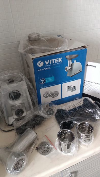 Мясорубка Vitek VT3620ST