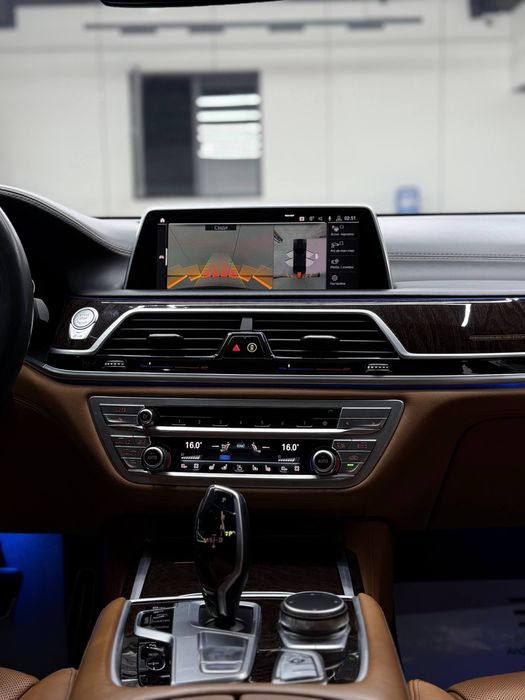 BMW 730i xDrive 2021