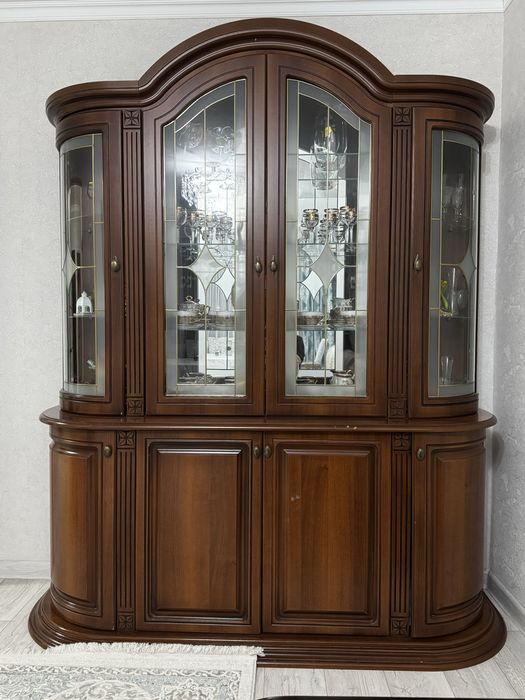 Продам сервант для гостинной