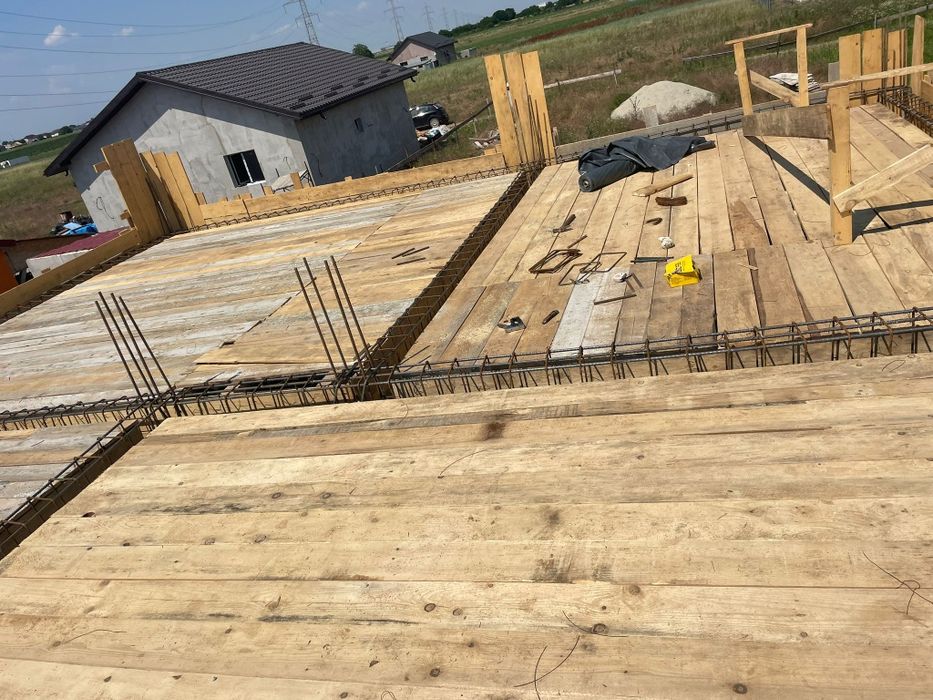 Fara avans. Constructii case la rosu,renovari