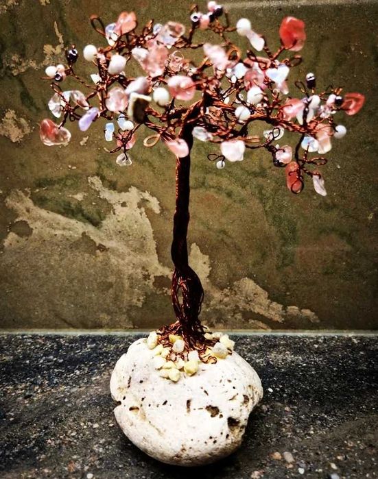 Декоративни дръвчета от мед, полускъпоценни камъни, перли и кристали!