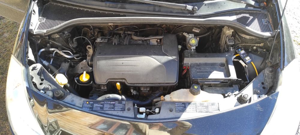 Vând Renault Clio 3 1.2tce