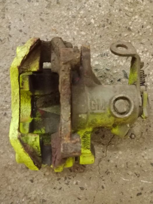 Предни задни супорти с накладките работещи 2 предни Диска АТЕ