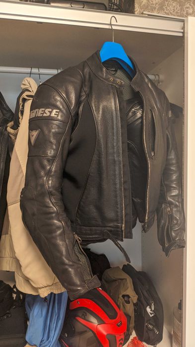 Мъжки (48) и дамски (48) Dainese M4 екип от две части