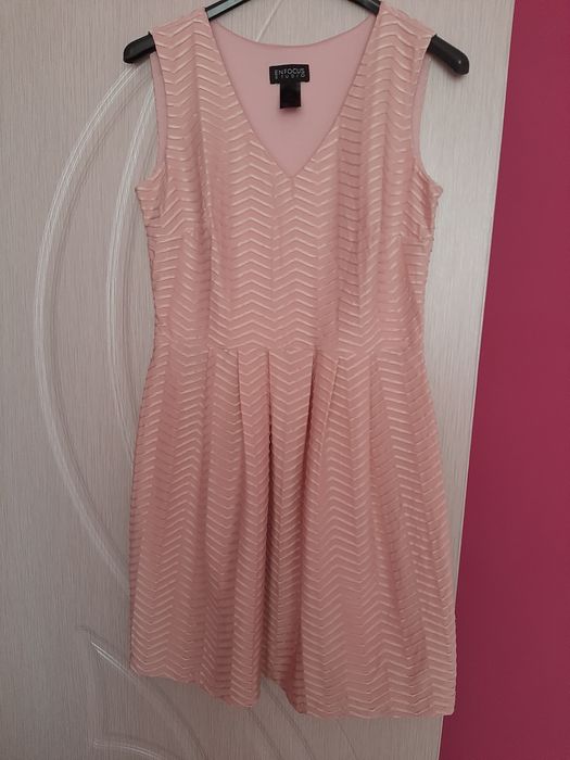 Дамски свежи  рокли