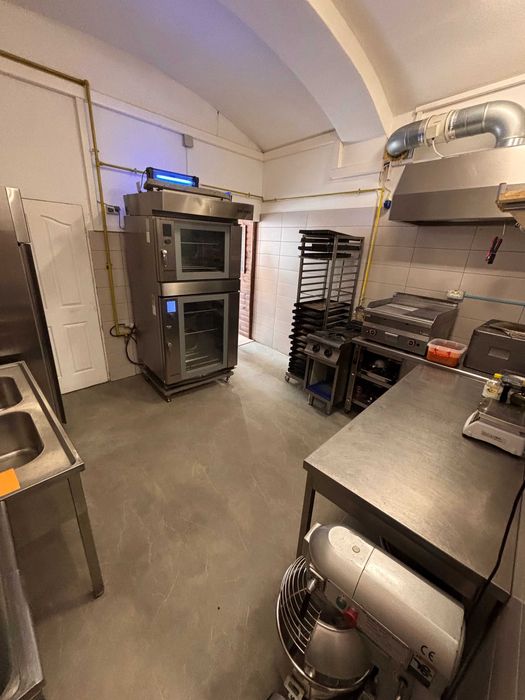 Afacere la cheie, 70 mp, zona ultracentrala, langa statia de bus