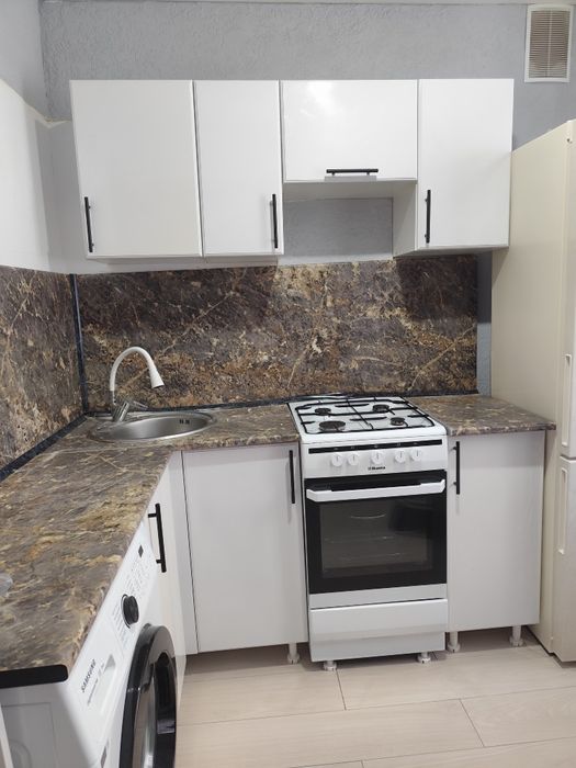 Продам два кухонных фартука, два за 4000