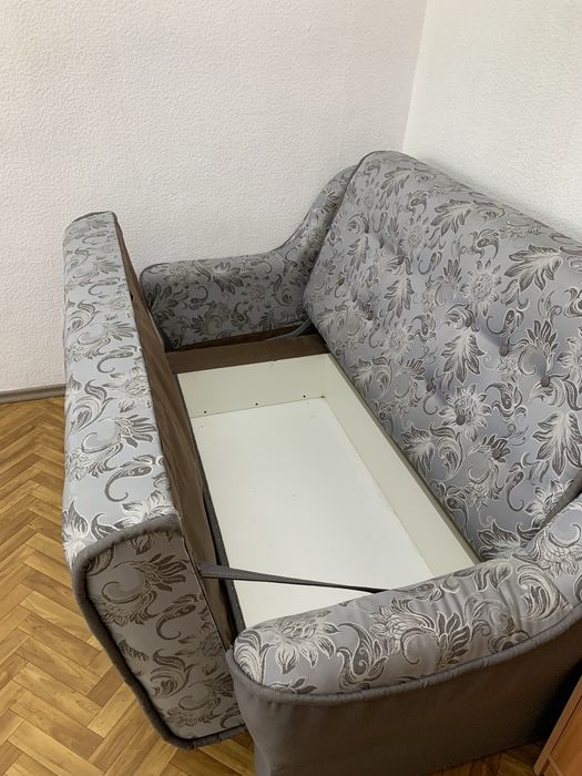 Продам диван в хорошем состоянии